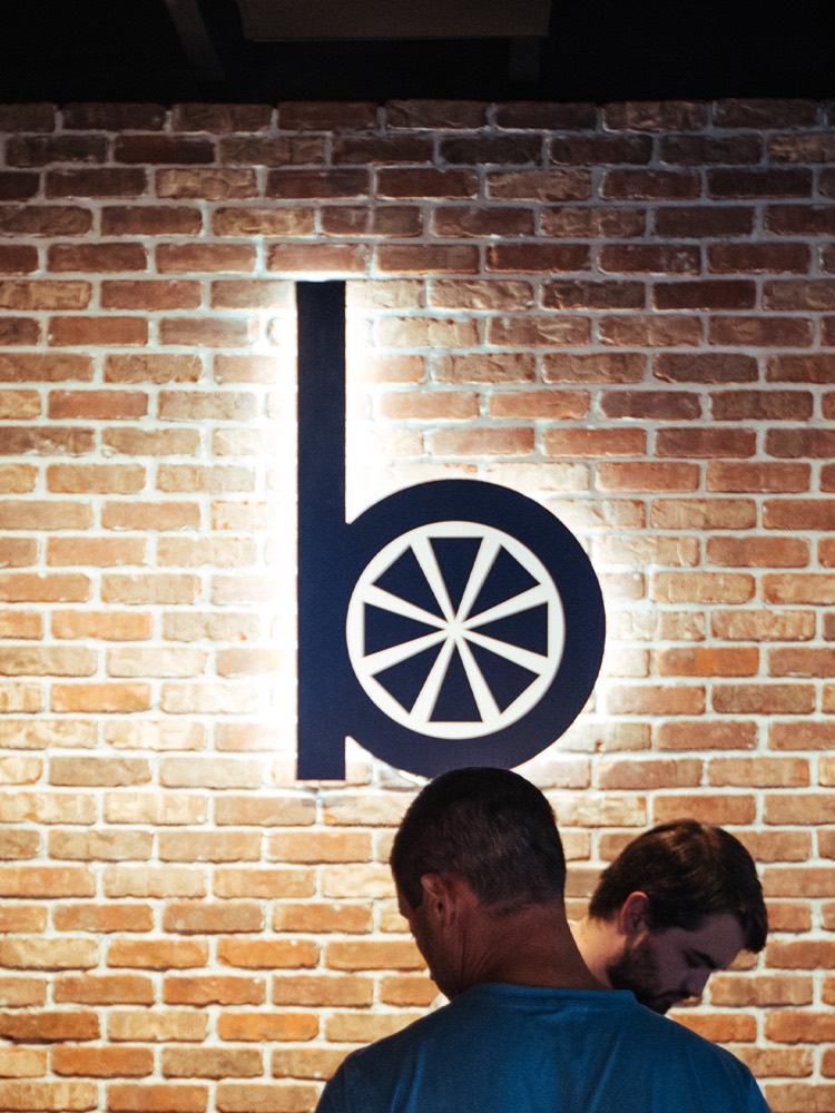 Bandwagon — Wall mural